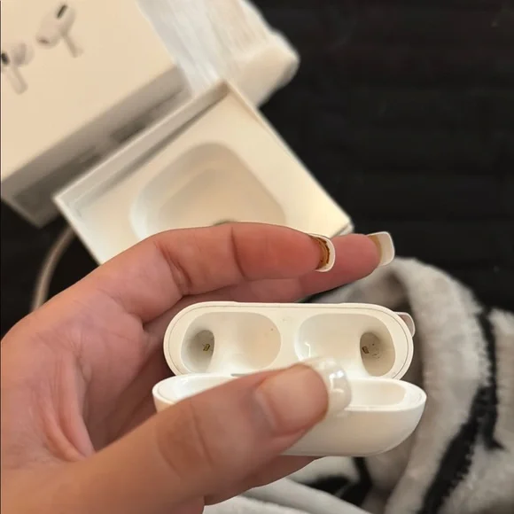 Airpods Old Gen 3 Case (NO AIRPODS)